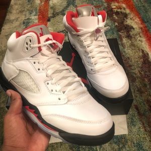 JORDAN 5 FIRE RED SIZE 7Y